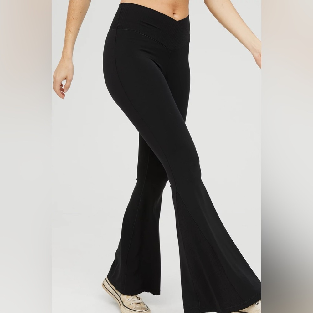 NWT OFFLINE by Aerie Real Me High Waisted Crossover Rib Super Flare Leggings XS